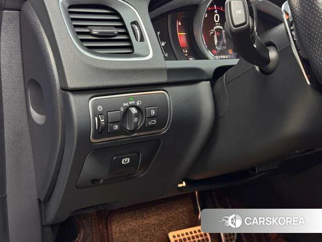 Volvo V60 2019 Синий из Китая, фото 2