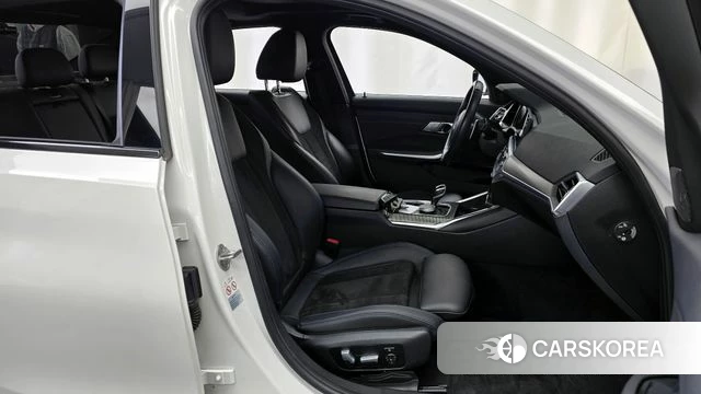 BMW 3 Series (G20) 2021 Белый из Кореи, фото 2