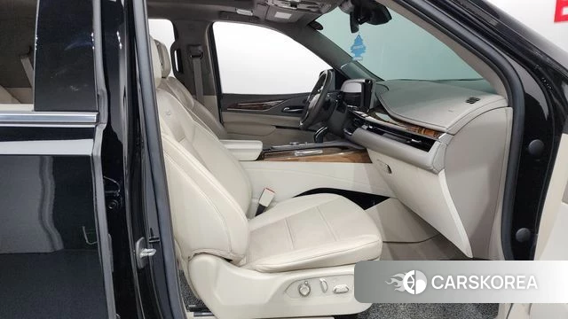 Cadillac Escalade 5th Generation 2021 Черный из Кореи, фото 2