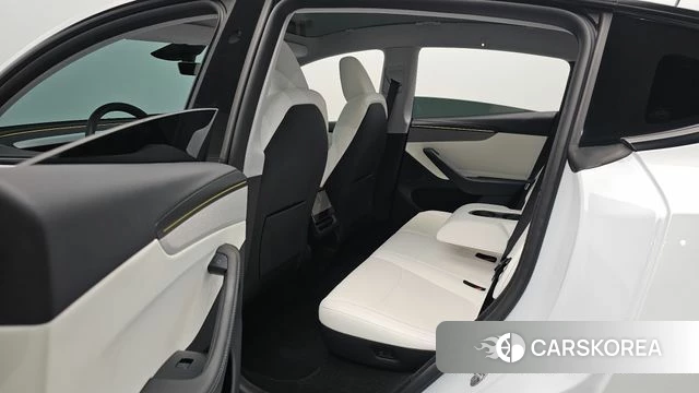 Tesla Model Y 2025 Белый из Кореи, фото 2