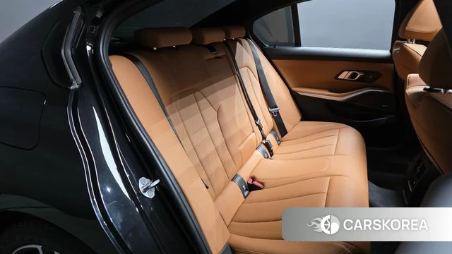 BMW 3 Series (G20) 2023 Черный из Кореи, фото 2