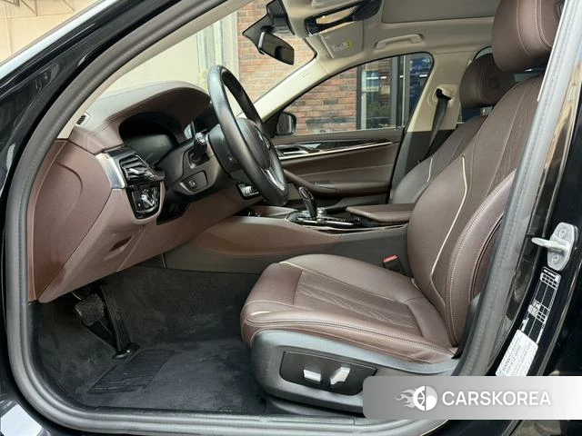 BMW 5 series 2022 Черный из Китая, фото 2