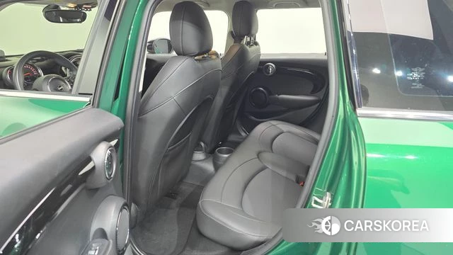 Mini Cooper S 2019 Зеленый из Кореи, фото 2