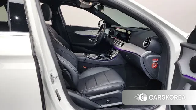 Mercedes-Benz E-Class W213 2021 Белый из Кореи, фото 2