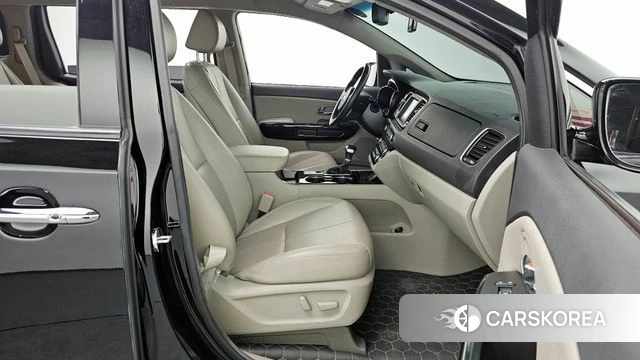 Kia The New Carnival 2019 Черный из Кореи, фото 2