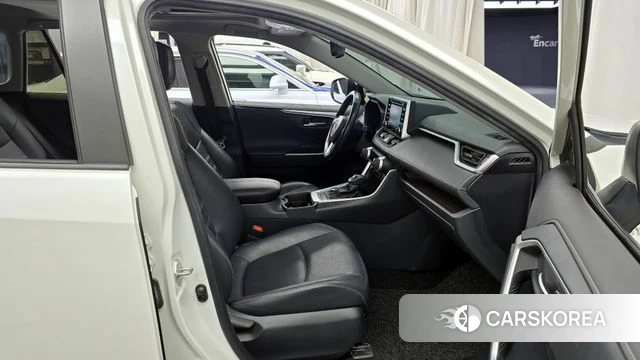 Toyota RAV4 5th Generation 2020 Белый из Кореи, фото 2