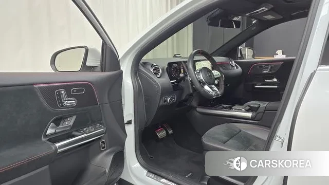 Mercedes-Benz GLA - Class H247 2023 Белый из Кореи, фото 2