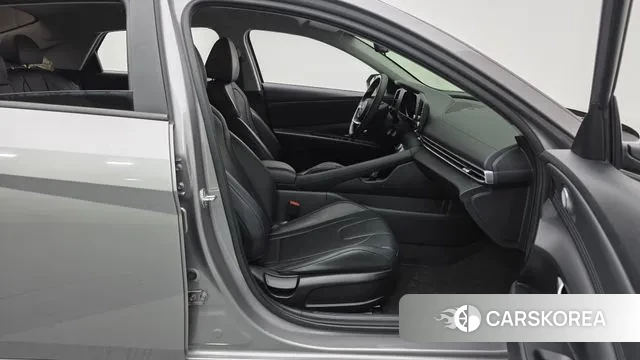 Hyundai Avante (CN7) 2021 Серебристо-серый из Кореи, фото 2