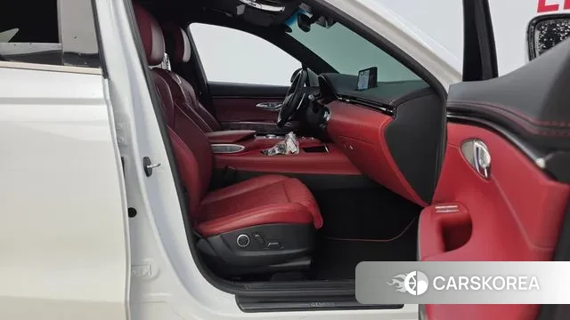 Genesis GV70 2022 Белый из Кореи, фото 2