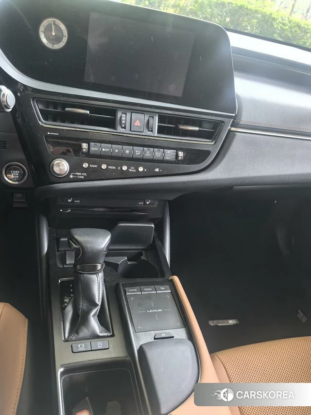 Lexus ES 2022 Белый из Китая, фото 2