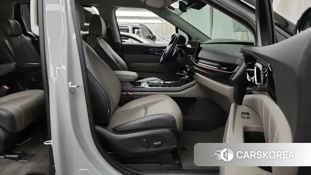 Kia The New Carnival 4th Generation 2024 Серебристо-серый из Кореи, фото 2