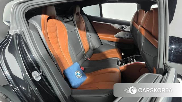 BMW 8 Series (G15) 2022 Черный из Кореи, фото 2
