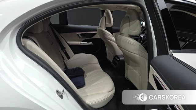 Mercedes-Benz E-Class W214 2025 Белый из Кореи, фото 2