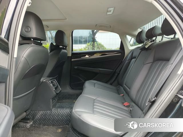 Volkswagen Passat 2023 Черный из Китая, фото 2
