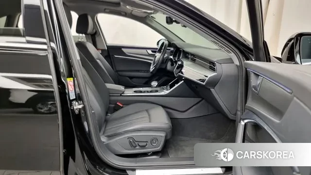 Audi A6 (C8) 2023 Черный из Кореи, фото 2