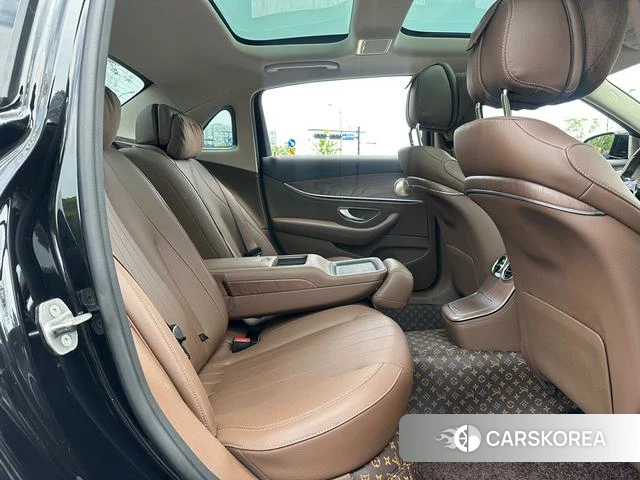 Mercedes-Benz E-class 2021 Черный из Китая, фото 2