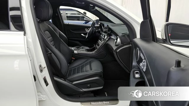 Mercedes-Benz GLC-Class X253 2023 Белый из Кореи, фото 2