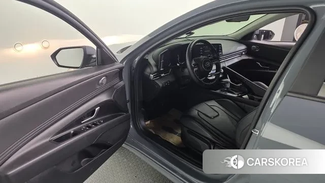 Hyundai Avante Hybrid (CN7) 2020 Светло-серебряный цвет из Кореи, фото 2