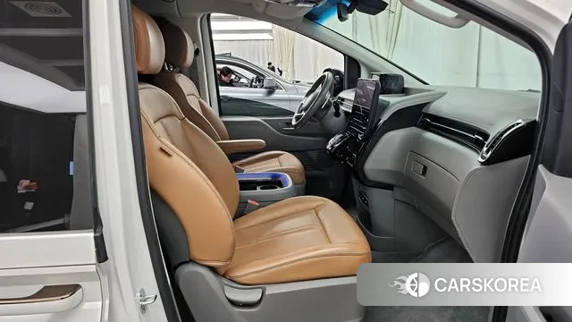 Hyundai Staria 2024 Белый из Кореи, фото 2