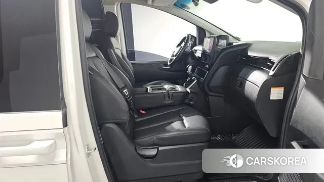 Hyundai Staria 2024 Белый из Кореи, фото 2