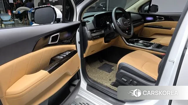 Kia Carnival 4th generation 2023 Белый из Кореи, фото 2