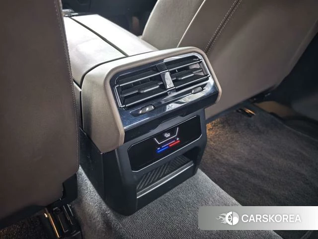 BMW i5 2024 Черный из Китая, фото 2