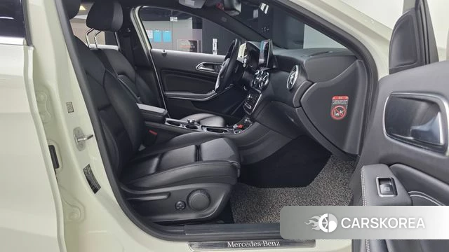 Mercedes-Benz A-Class W176 2018 Белый из Кореи, фото 2