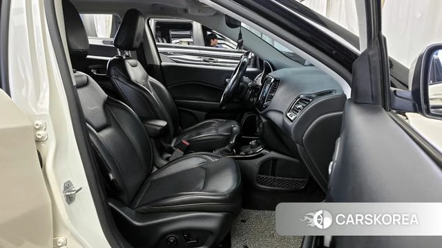 Jeep Compass 2nd Generation 2019 Белый из Кореи, фото 2