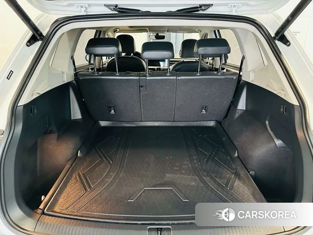 Volkswagen Tiguan L 2024 Белый из Китая, фото 2