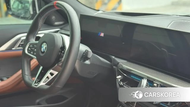 BMW 4 Series (G22) 2024 Светло-серебряный цвет из Кореи, фото 2