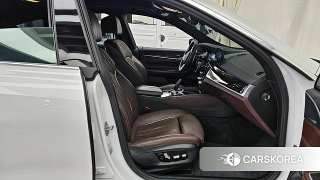 BMW 6 Series GT (G32) 2019 Белый из Кореи, фото 2