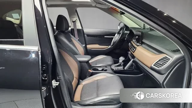 Kia Seltos 2021 Черный из Кореи, фото 2