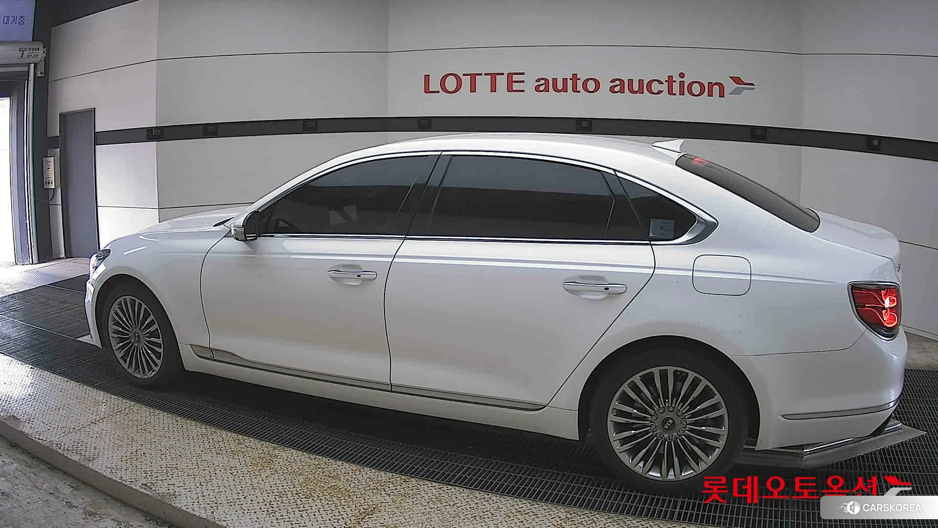 Kia K9 2019 Snow White Pearl из Кореи, фото 2