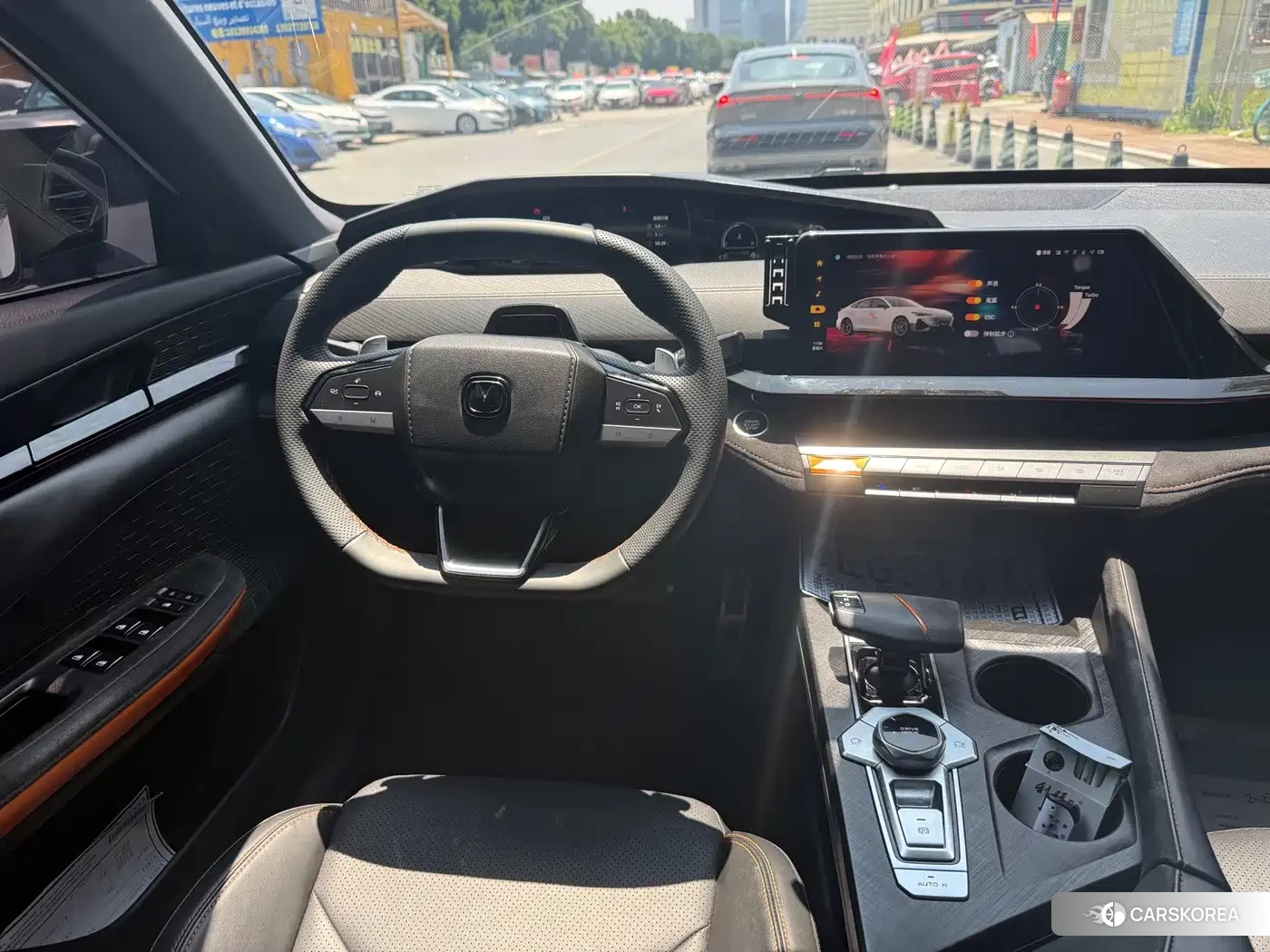Chang'an UNI-V 2023 Белый из Китая, фото 2