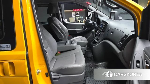 Hyundai The New Grand Starex 2018 Желтый из Кореи, фото 2