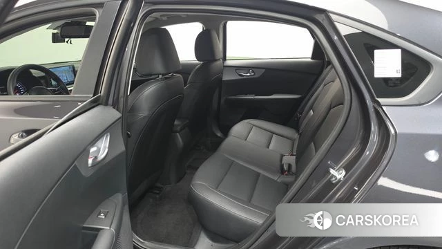 Kia The New K3 2nd generation 2023 Серый из Кореи, фото 2