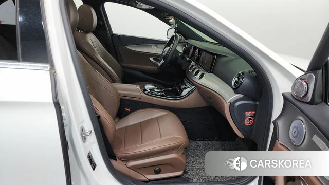 Mercedes-Benz E-Class W213 2019 Белый из Кореи, фото 2