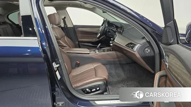 BMW 5 Series (G30) 2019 Синий из Кореи, фото 2