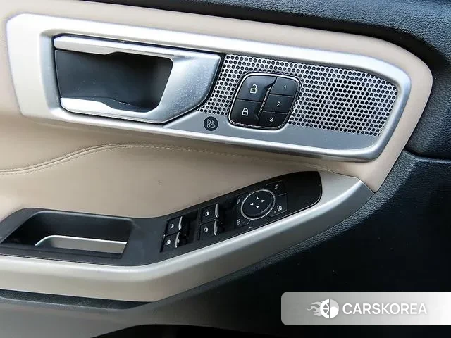 Ford Explorer 6th Generation 2023 Черный из Кореи, фото 2