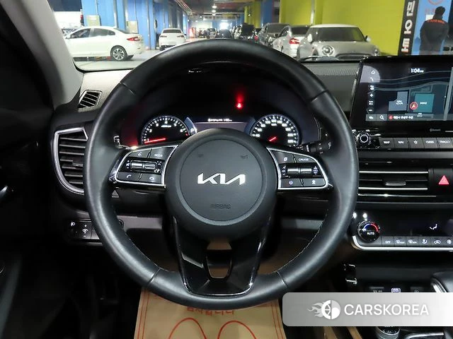 Kia Seltos 2022 Белый из Кореи, фото 2