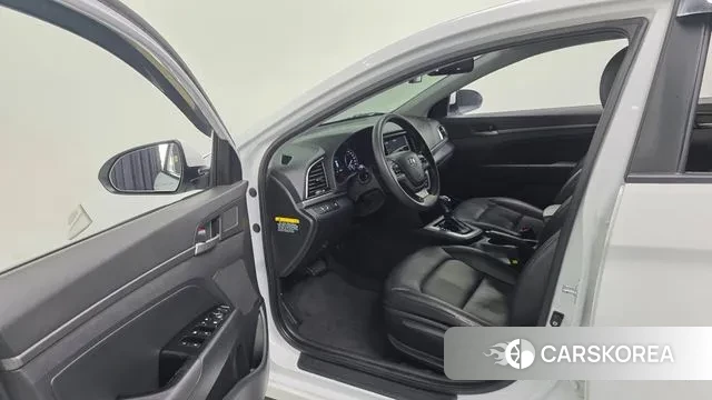 Hyundai Avante AD 2018 Белый из Кореи, фото 2