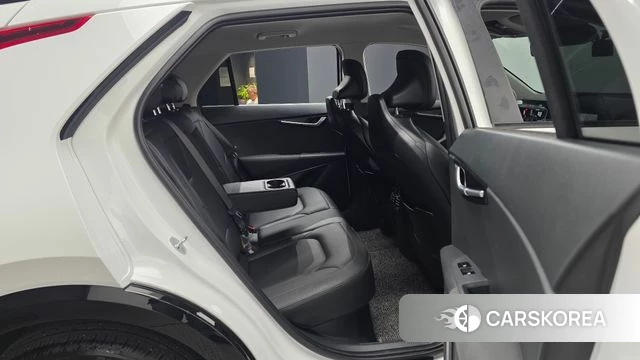 Kia Di Ol Nu Niro 2025 Белый из Кореи, фото 2