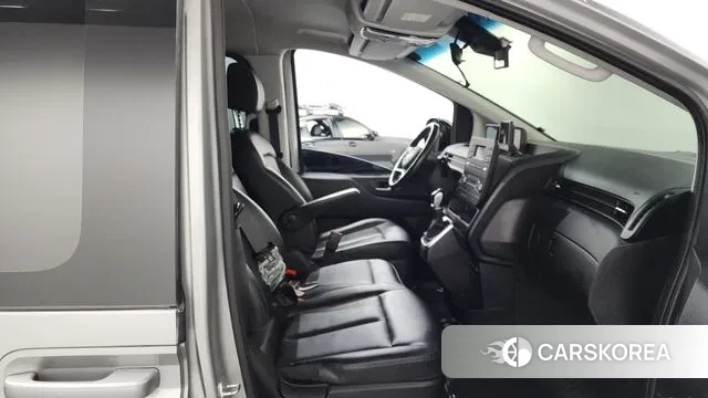 Hyundai Staria 2021 Серебряный из Кореи, фото 2