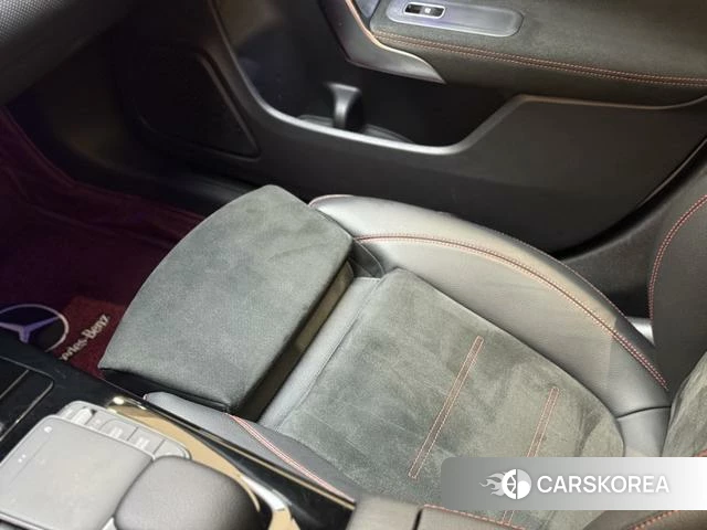 Mercedes-Benz CLA (import) 2021 Белый из Китая, фото 2