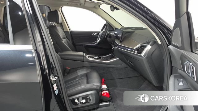 BMW X5 (G05) 2023 Черный из Кореи, фото 2