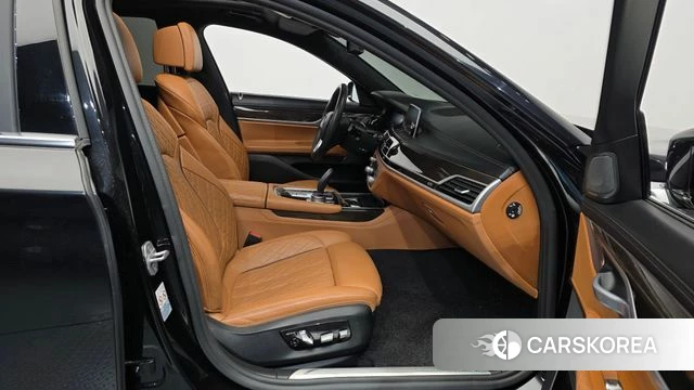 BMW 7 Series (G11) 2020 Черный из Кореи, фото 2