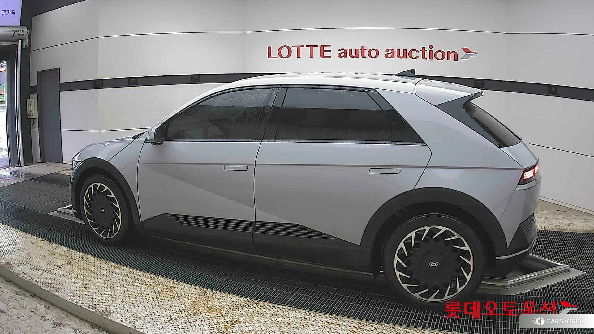 Hyundai IONIQ 5 2023 Cyber Grey Metallic из Кореи, фото 2