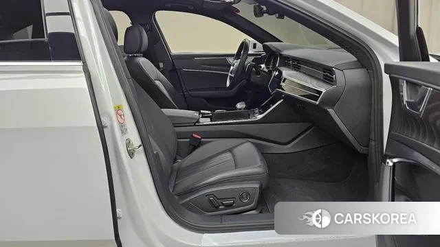 Audi A6 (C8) 2023 Белый из Кореи, фото 2