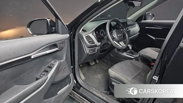 Kia Seltos 2021 Черный из Кореи, фото 2