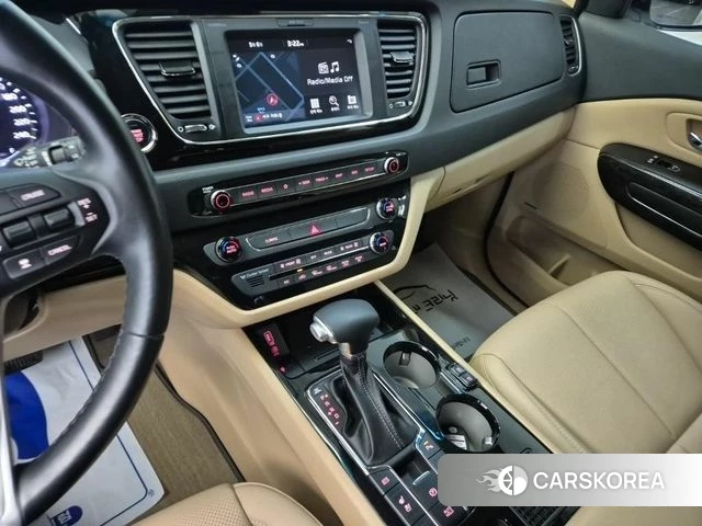 Kia The New Carnival 2018 Белый из Кореи, фото 2
